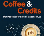 Kaffeetasse mit dem Schriftzug "srh" im Schaum, umgeben von Punkten. Titel: "Coffee & Credits", Podcast der SRH Fernhochschule.